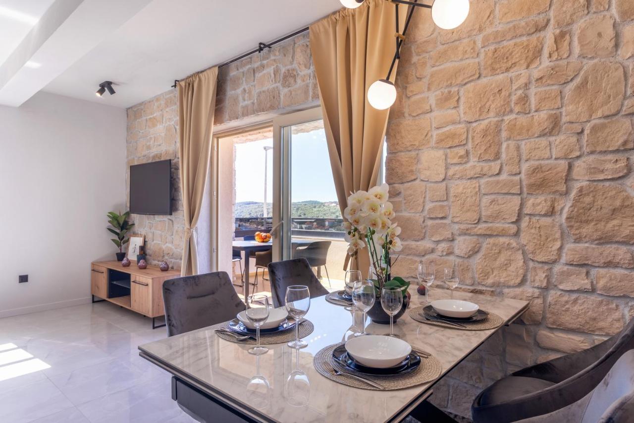 סאלי Teona Luxury Apartment With Jacuzzi And Terrace Sea View מראה חיצוני תמונה
