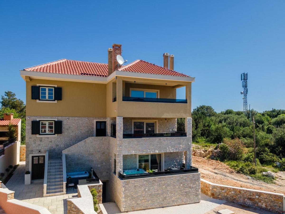 סאלי Teona Luxury Apartment With Jacuzzi And Terrace Sea View מראה חיצוני תמונה